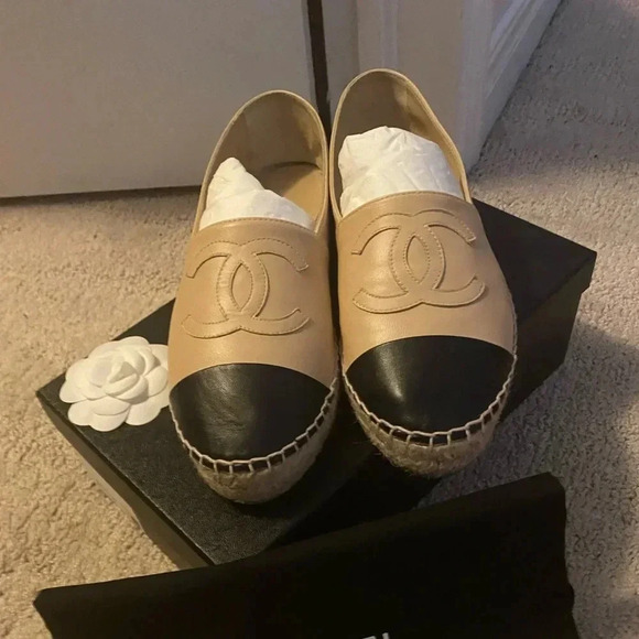 ✨❗️SOLD❗️CHANEL ESPADRILLE✨ - Picture 3 of 7